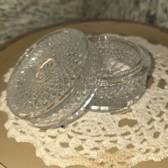Vintage Diamond Cut Glass Dresser Vanity Trinket Jar w Ground Lid Clear 3" Dia - Picture 4 of 8